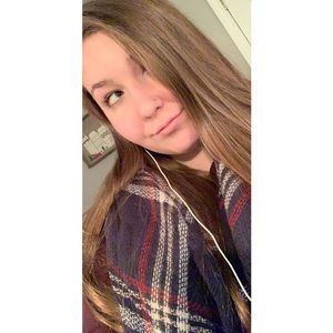 Meet your Posher, Hannah